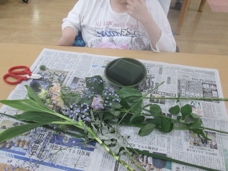 フラワーサークルで生ける花