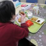 テイクアウトを楽しむ利用者様