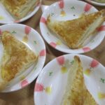 料理クラブにて。三角チョコパイの出来上がり。